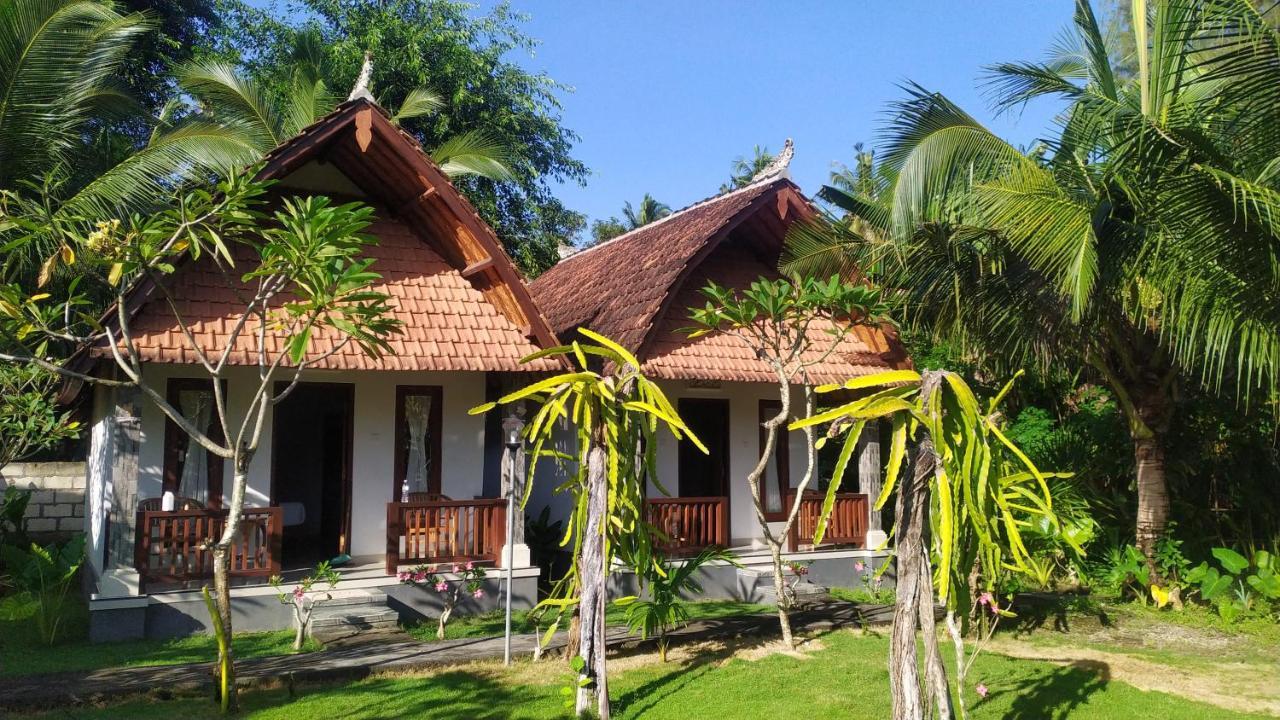 Santhi Guna Bungalow Toyapakeh 外观 照片