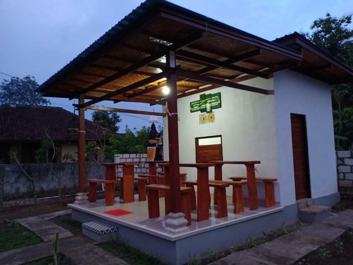 Santhi Guna Bungalow Toyapakeh 外观 照片