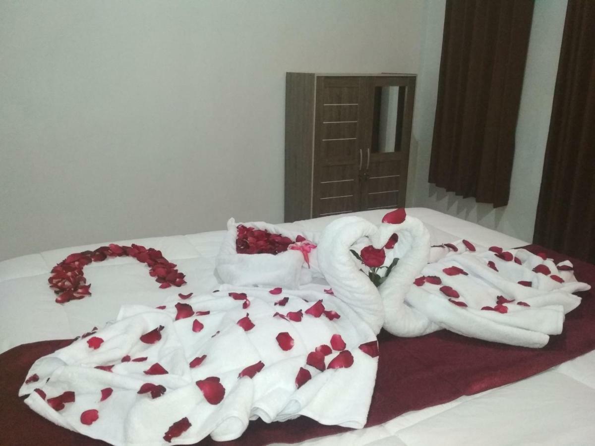 Santhi Guna Bungalow Toyapakeh 外观 照片