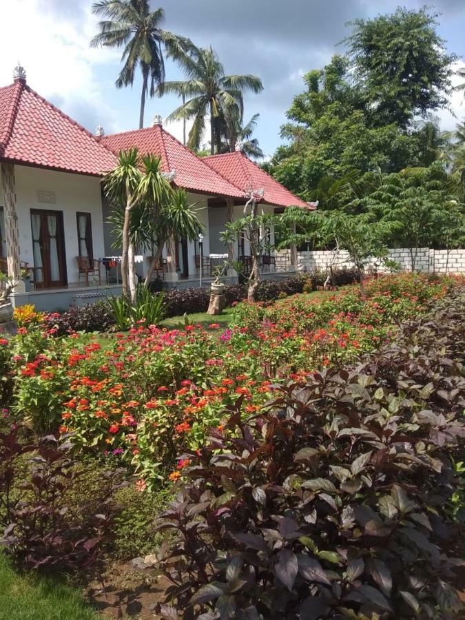 Santhi Guna Bungalow Toyapakeh 外观 照片